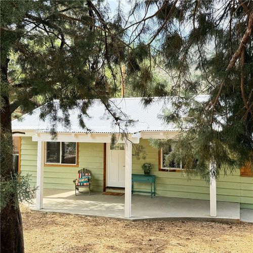 6513 Lowry Ln, Frazier Park, CA, 93225-9435 | Card Image