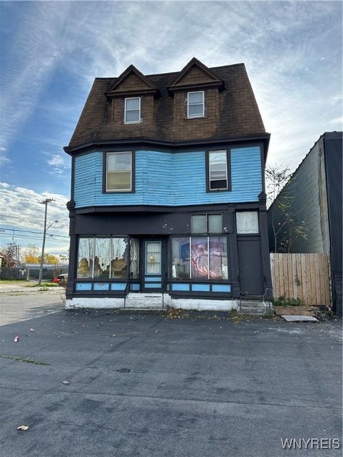 777 Kensington Ave, Buffalo, NY, 14215-2621 | Card Image