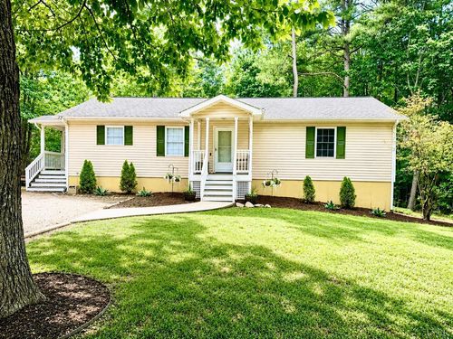 341 Courtland Dr, Appomattox, VA, 24522-3514 | Card Image