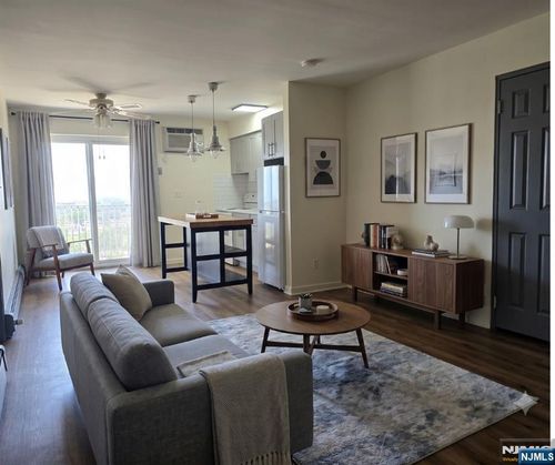 201 12th St, Palisades Park, NJ, 07650-2048 | Card Image