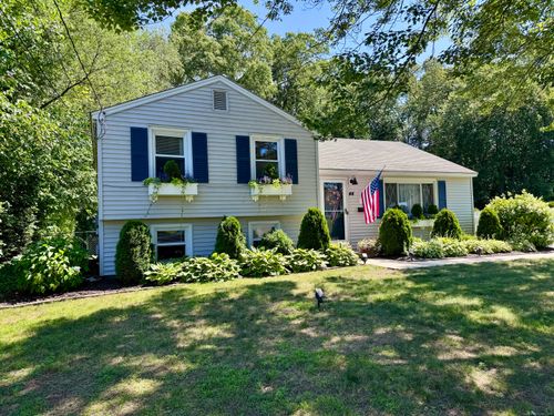 44 Coolidge St, Windsor Locks, CT, 06096-2746 | Card Image