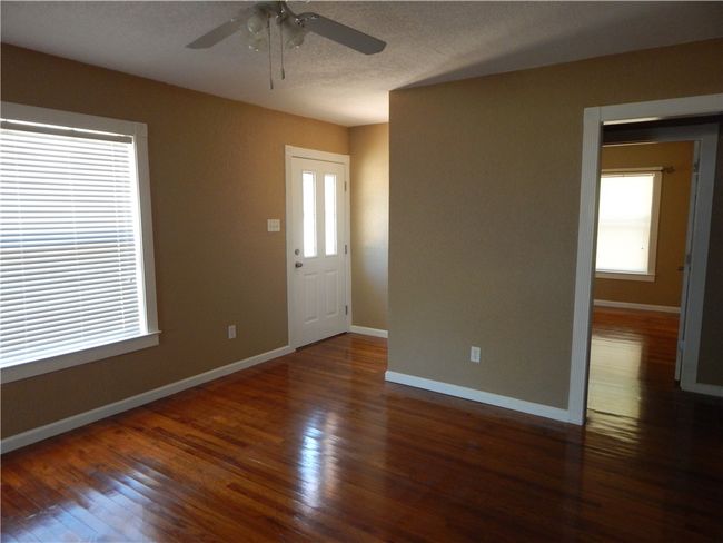 330 E Cedar St, House other with 2 bedrooms, 1 bathrooms and 2 parking in Bertram TX | Image 5