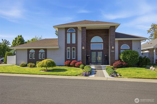 709 Se Songbird Ln, College Place, WA, 99324-2144 | Card Image
