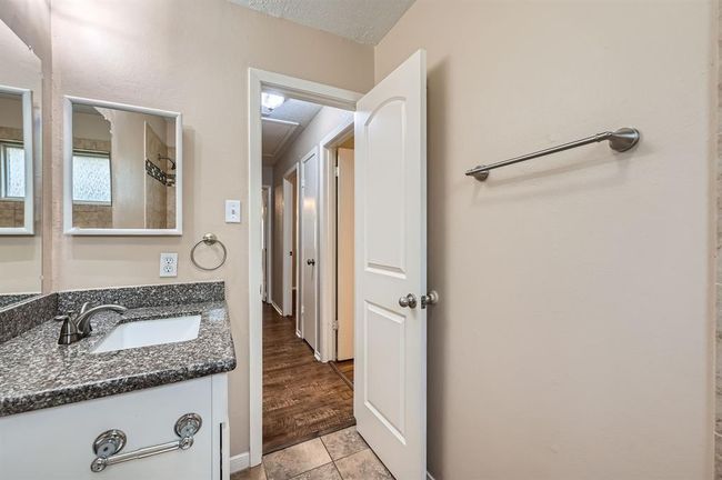 Bathroom | Image 18