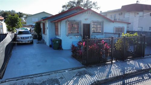 1832 Sw 3rd St, Miami, FL, 33135-1904 | Card Image