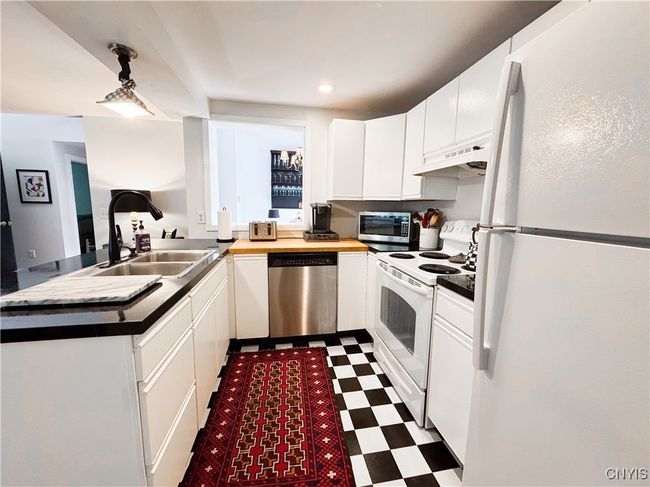 7 Onondaga St, Condo with 3 bedrooms, 2 bathrooms and null parking in Skaneateles NY | Image 18