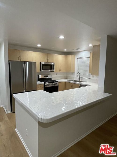 121 Cancion Way, Los Angeles, CA, 90033 | Card Image