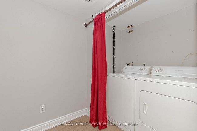 33 Leparc Rd, House other with 7 bedrooms, 5 bathrooms and 5 parking in Brampton ON | Image 47