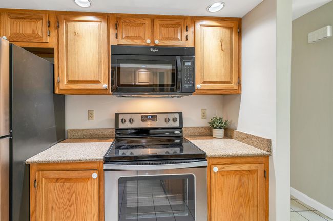 9 Peninsula Dr, Condo with 2 bedrooms, 3 bathrooms and null parking in Stratham NH | Image 9