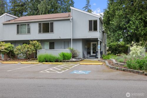 137 Fairway Dr, Sequim, WA, 98382-9320 | Card Image
