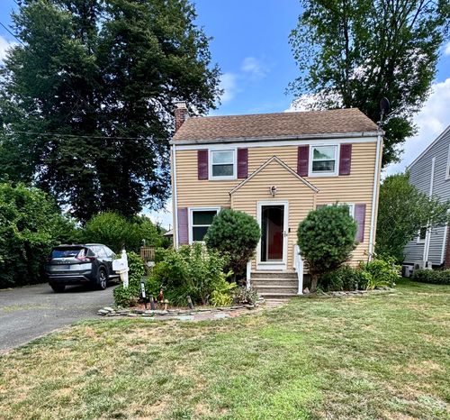 34 Federal St, West Hartford, CT, 06110-1719 | Card Image
