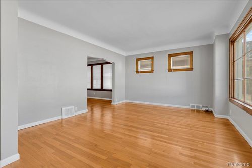 1411 Wayburn St, Grosse Pointe Park, MI, 48230-1069 | Card Image