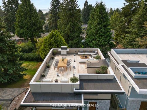 13766 N Bluff Rd, White Rock, BC, V4B3B9 | Card Image