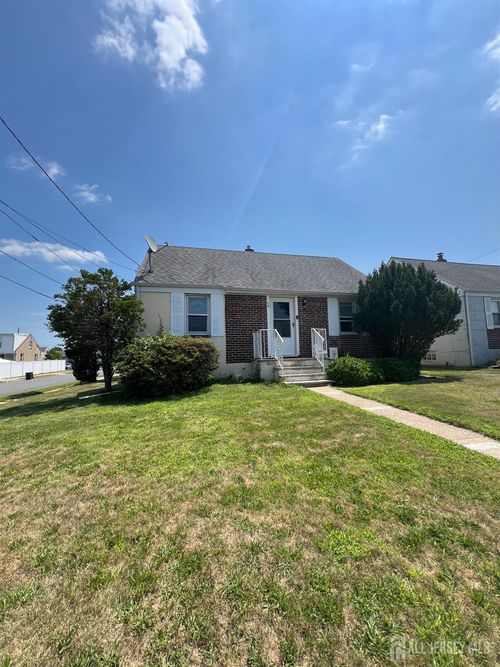 70 Bernard St, Carteret, NJ, 07008-1305 | Card Image