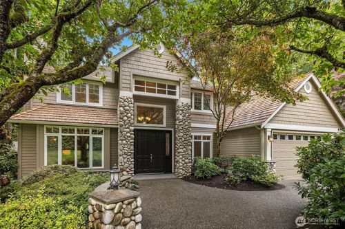 8425 213th Pl Ne, Redmond, WA, 98053-2266 | Card Image