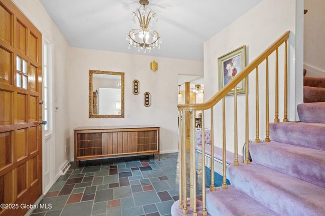 19 Tamarack Ln, House other with 4 bedrooms, 3 bathrooms and 6 parking in Schenectady NY | Image 5