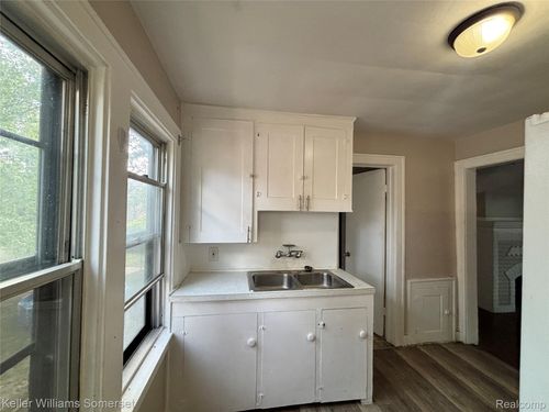 5783 Yorkshire Rd, Detroit, MI, 48224-2038 | Card Image