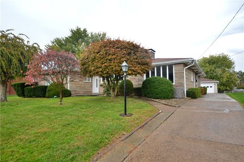 986 Ridge Rd, Ambridge, PA, 15003-1577 | Card Image