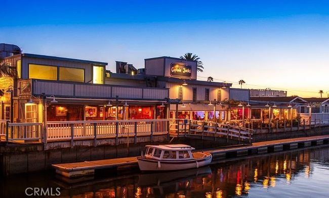 Peters Landing is a charming waterfront shopping center where you can enjoy a mix of boutiques, restaurants, and stunning views of the marina. | Image 70