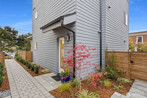 8001 25th Avenue Nw, Seattle, WA, 98117 | Card Image