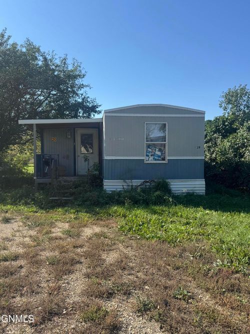 206 Washington St, Noonan, ND, 58765-4032 | Card Image