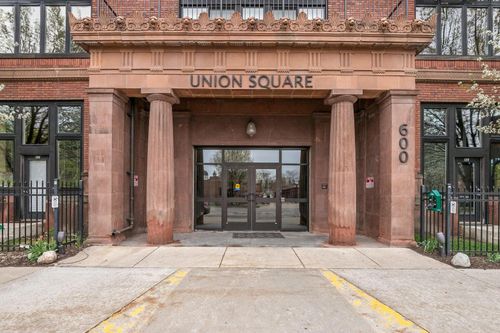 1-600 Broadway Ave, Grand Rapids, MI, 49504-7305 | Card Image