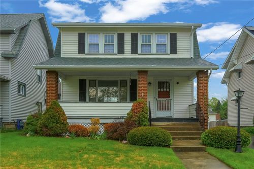 203 E Sheridan Ave, New Castle, PA, 16105-2560 | Card Image