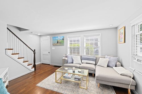 33-33 Bishop Rd, Quincy, MA, 02170-3601 | Card Image