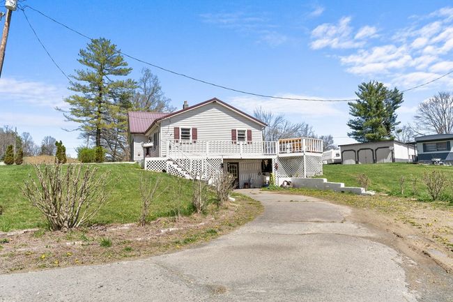 203 Penny Ln, House other with 4 bedrooms, 2 bathrooms and 3 parking in Independence VA | Image 4
