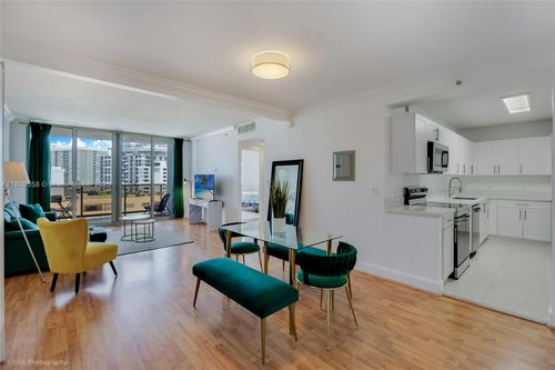 apt-708-401 69th St, Miami Beach, FL, 33141-3124 | Card Image
