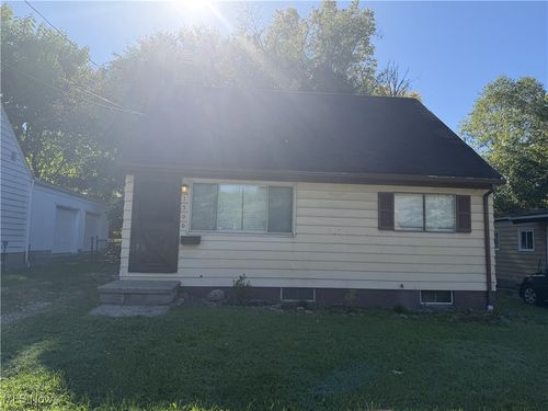 1300 Hazel St, Akron, OH, 44305-1622 | Card Image