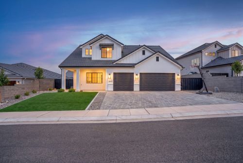 2957 E Yavin Way, St. George, UT, 84790-2717 | Card Image