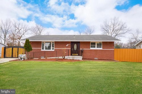 903 Wingfield Rd, Woodbridge, VA, 22191-1320 | Card Image