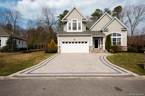 29 Wildflower Dr, Ridge, NY, 11961-2663 | Card Image