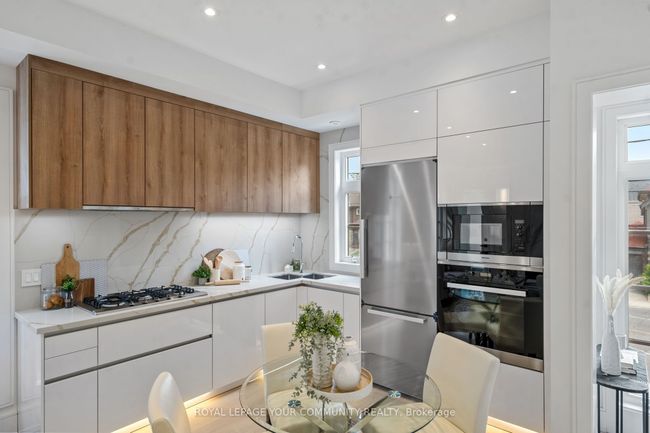1204 Avenue Rd, House attached with 3 bedrooms, 3 bathrooms and null parking in Toronto ON | Image 6