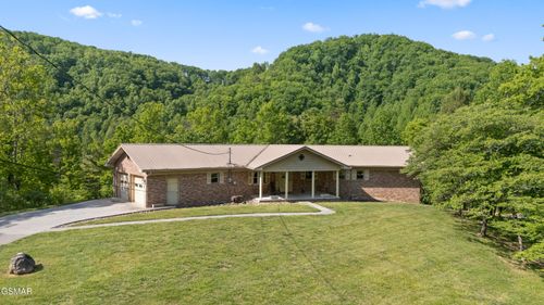 1181 Pine Mountain Rd, Sevierville, TN, 37862-7758 | Card Image
