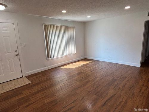 1605 Greig Ave, Madison Heights, MI, 48071-4908 | Card Image