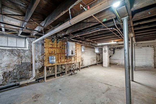 2 Avon St, House other with 3 bedrooms, 2 bathrooms and 4 parking in Peabody MA | Image 30