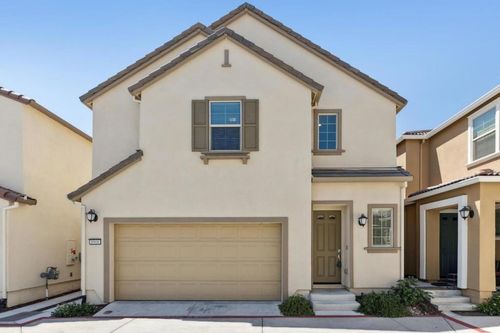8908 Upbeat Way, Elk Grove, CA, 95757-5535 | Card Image