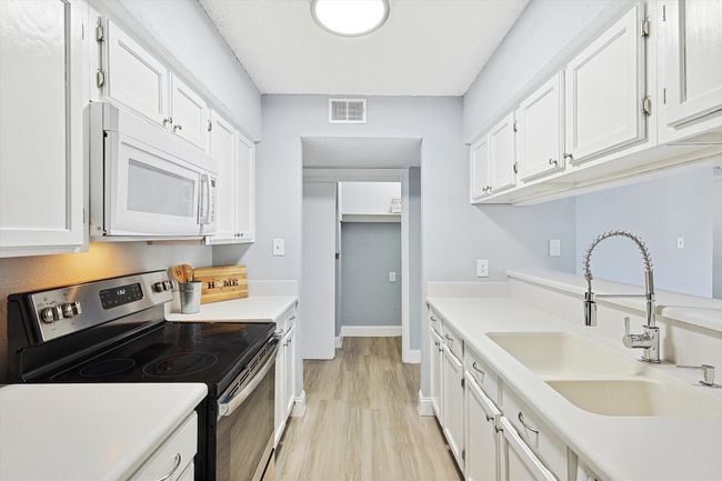 APT-11203 - 9607 Walnut St, Condo with 2 bedrooms, 1 bathrooms and null parking in Dallas TX | Image 11