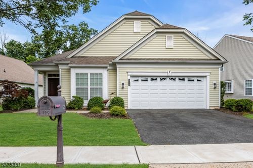 125 Stone Manor Dr, Somerset, NJ, 08873-6209 | Card Image