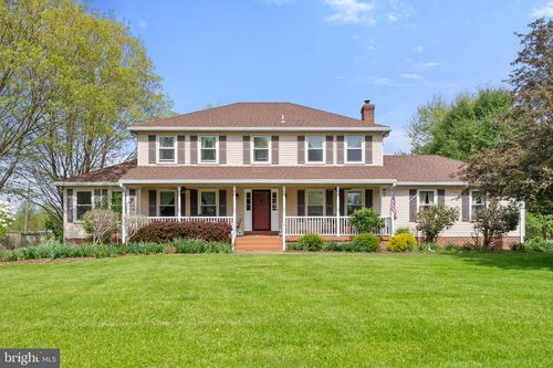 36111 Ashby Farm Cir, Hillsboro, VA, 20132-2506 | Card Image