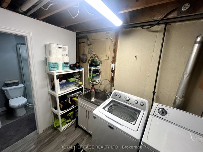 681 Athol St E, House attached with 4 bedrooms, 2 bathrooms and 5 parking in Oshawa ON | Image 31