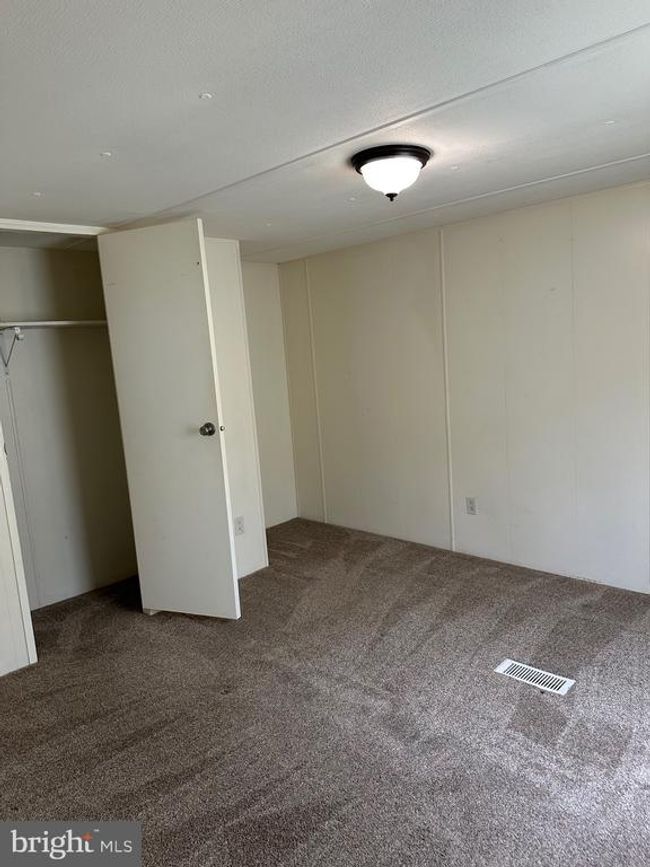 97 Skyhawk Trl, Home with 3 bedrooms, 2 bathrooms and null parking in HARPERS FERRY WV | Image 5