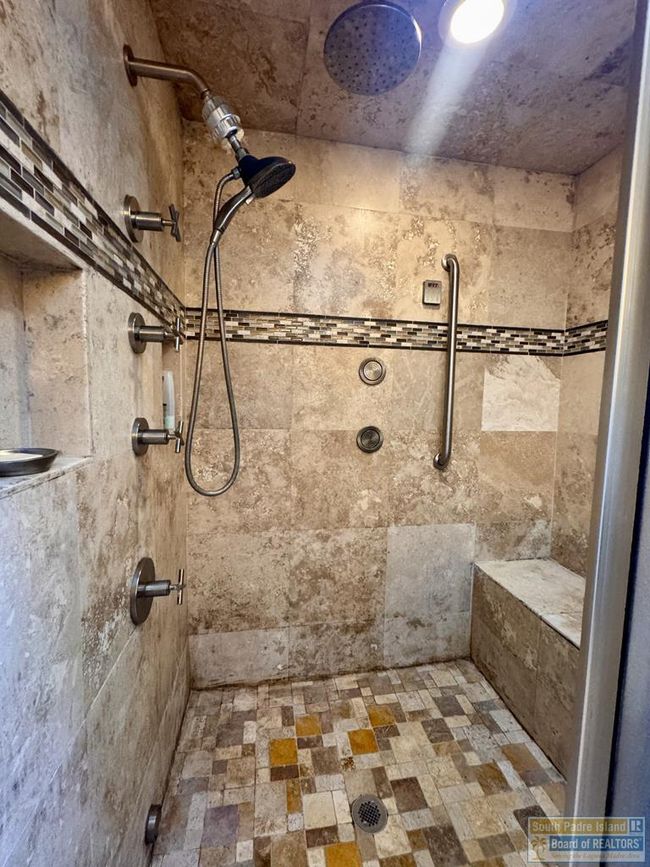 108 Palma Ln, House other with 3 bedrooms, 3 bathrooms and 2 parking in Bayview TX | Image 14