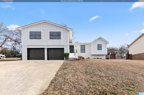 13 Royal Coach Cir, Bessemer, AL, 35022-5323 | Card Image