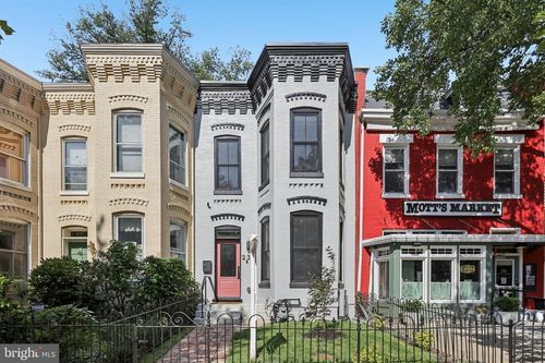 235 12th St Se, WASHINGTON, DC, 20003-1401 | Card Image