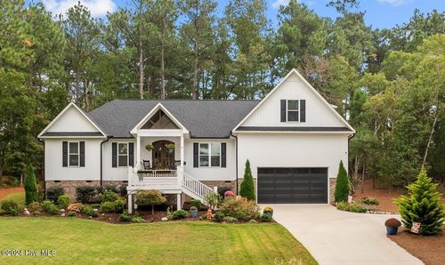 4 Pine Valley Cir, Foxfire Village, NC, 27281-9755 | Card Image