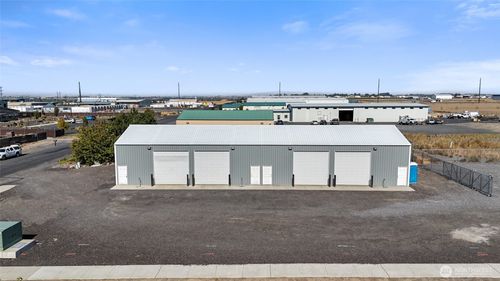 221 S Hamilton Rd, Moses Lake, WA, 98837-8312 | Card Image