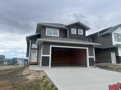 13302 106 St, House detached with 3 bedrooms, 2 bathrooms and 4 parking in Grande Prairie AB | Image 1